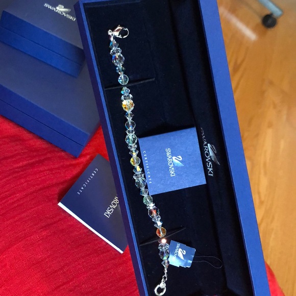 Swarovski Jewllery set (3) piece - Picture 7 of 8